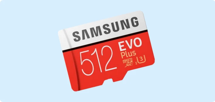 Een afbeelding waarop een microSD kaart wordt vertoond van het merk Samsung