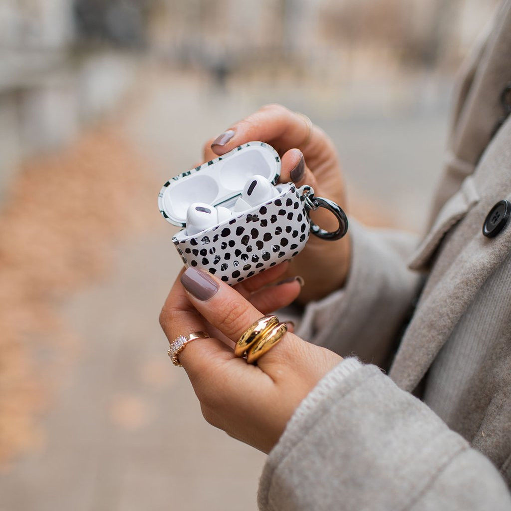 Burga Tough Case Apple AirPods Pro Hoesje Almond Latte afbeelding 5