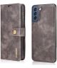 Samsung Galaxy S21 FE Hoesje 2-in-1 Book Case en Back Cover Grijs