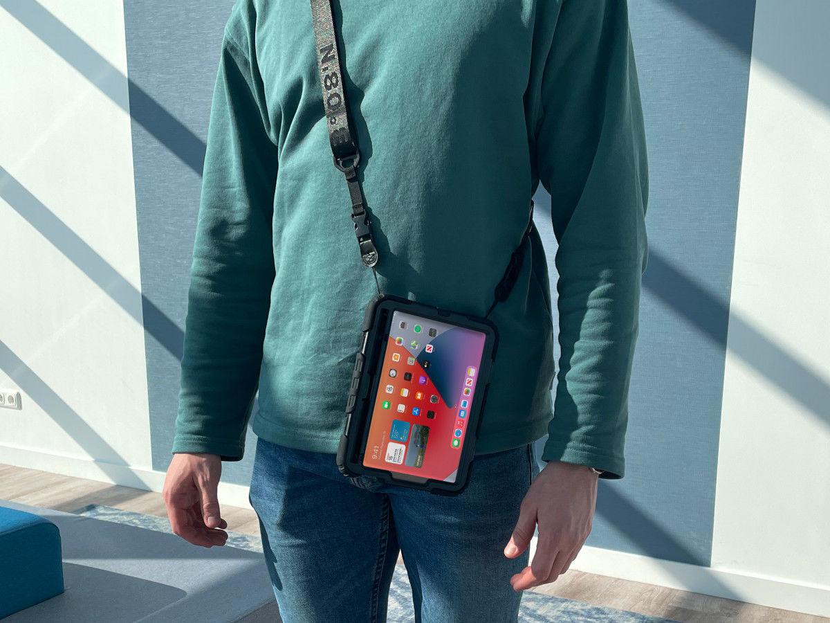 Lenovo Tab M10 Plus / FHD Plus Hoes met Screen Protector en Handriem Zwart afbeelding 6