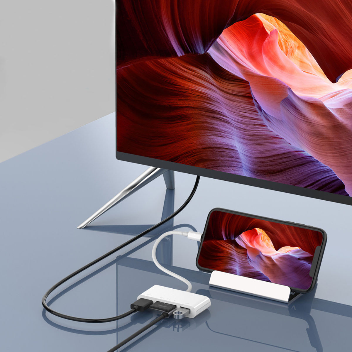 4smarts 5-in-1 Hub Lightning naar USB 2.0/HDMI/SD/Micro SD Wit afbeelding 4