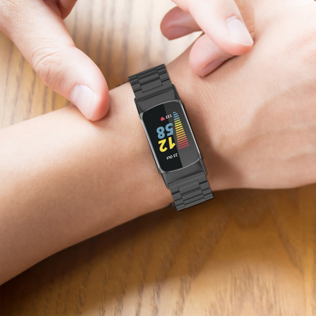 Fitbit Charge 5 Bandje Roestvrij Staal met Schakels Zwart afbeelding 4