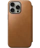 Nomad Modern Leather Folio Apple iPhone 15 Pro Max Hoesje English Tan