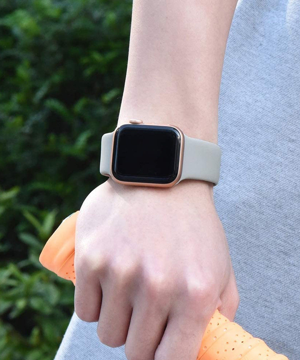 Apple Watch 41MM / 40MM / 38MM Bandje Siliconen met Drukknoop Sluiting Grijs afbeelding 3