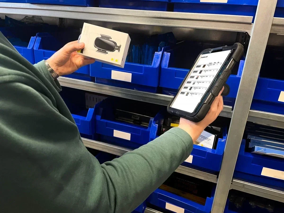 Apple iPad Air 13 (24/25) Hoes met Screen Protector en Handriem Zwart afbeelding 6