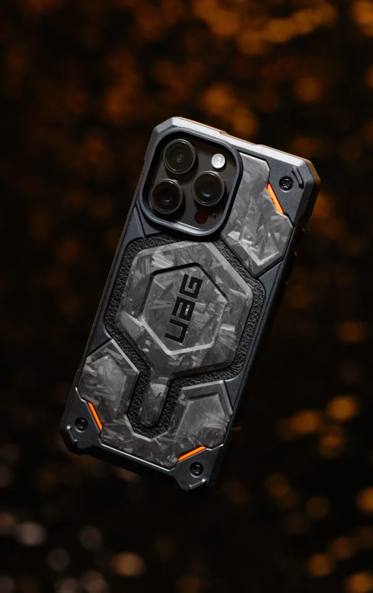 UAG Limited Edition Monarch Pro iPhone 15 Pro Max Hoesje Forged Carbon afbeelding 4