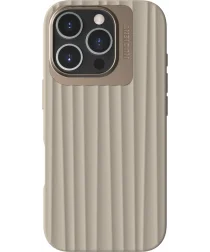 Nudient Bold Case Apple iPhone 16 Pro Hoesje Siliconen met MagSafe Beige