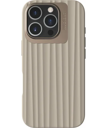 Nudient Bold Case Apple iPhone 16 Pro Hoesje Siliconen met MagSafe Beige Hoesjes