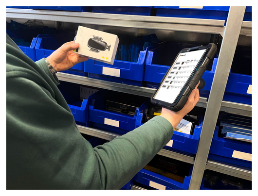 Apple iPad 11 (2025) / 10.9 (2022) Hoes met Screen Protector en Handriem Roze afbeelding 10