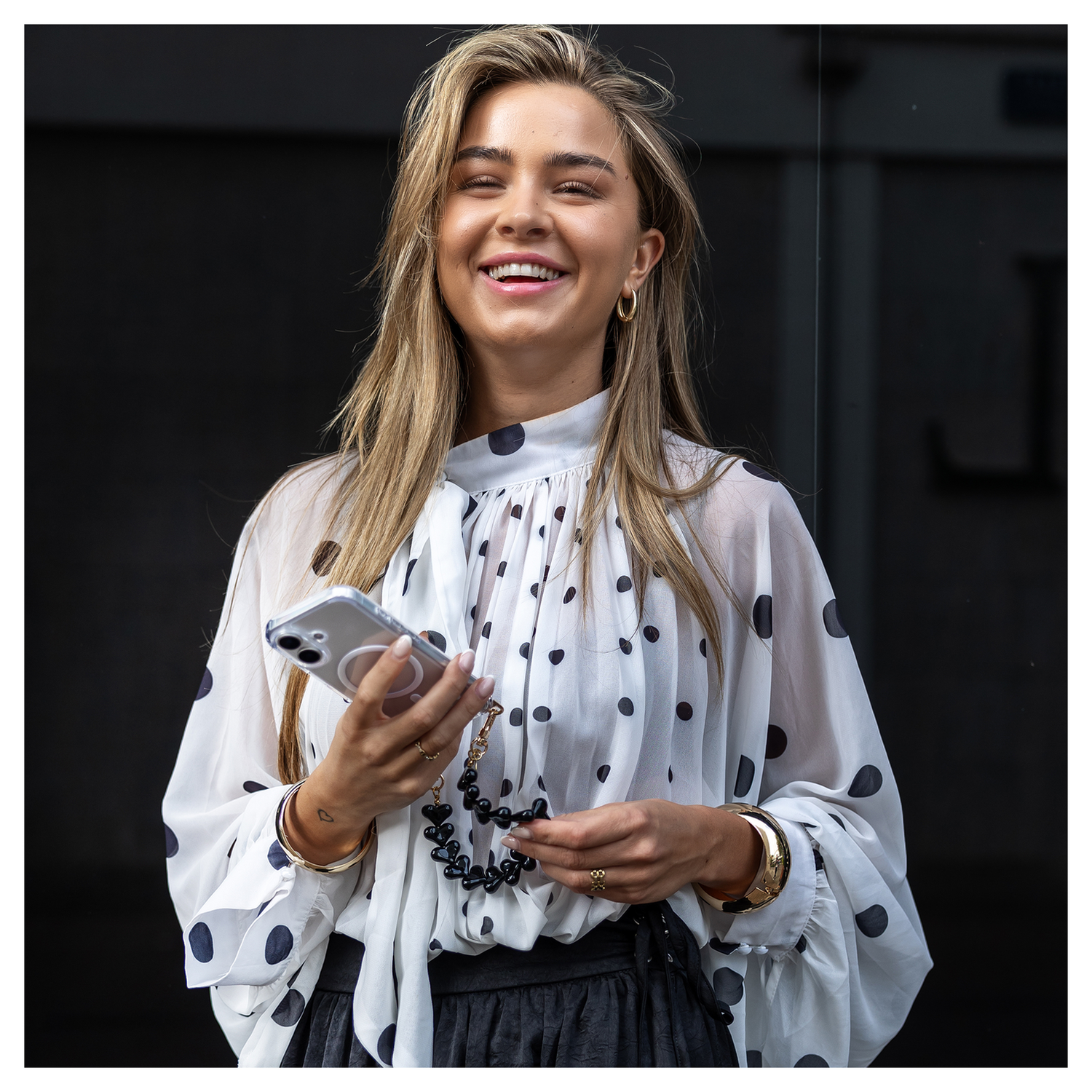 AVY Apple iPhone 16e Hoesje met Koord Haakjes MagSafe Transparant afbeelding 4