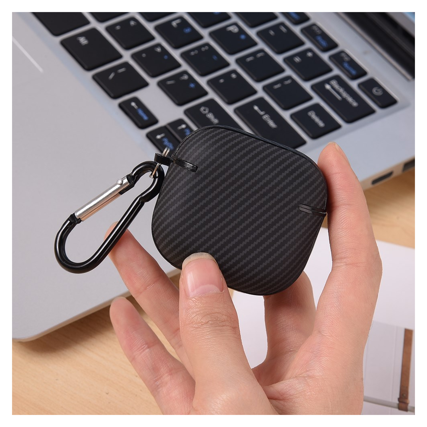 Apple AirPods 4 Hoesje TPU met Haak Carbon Zwart afbeelding 3