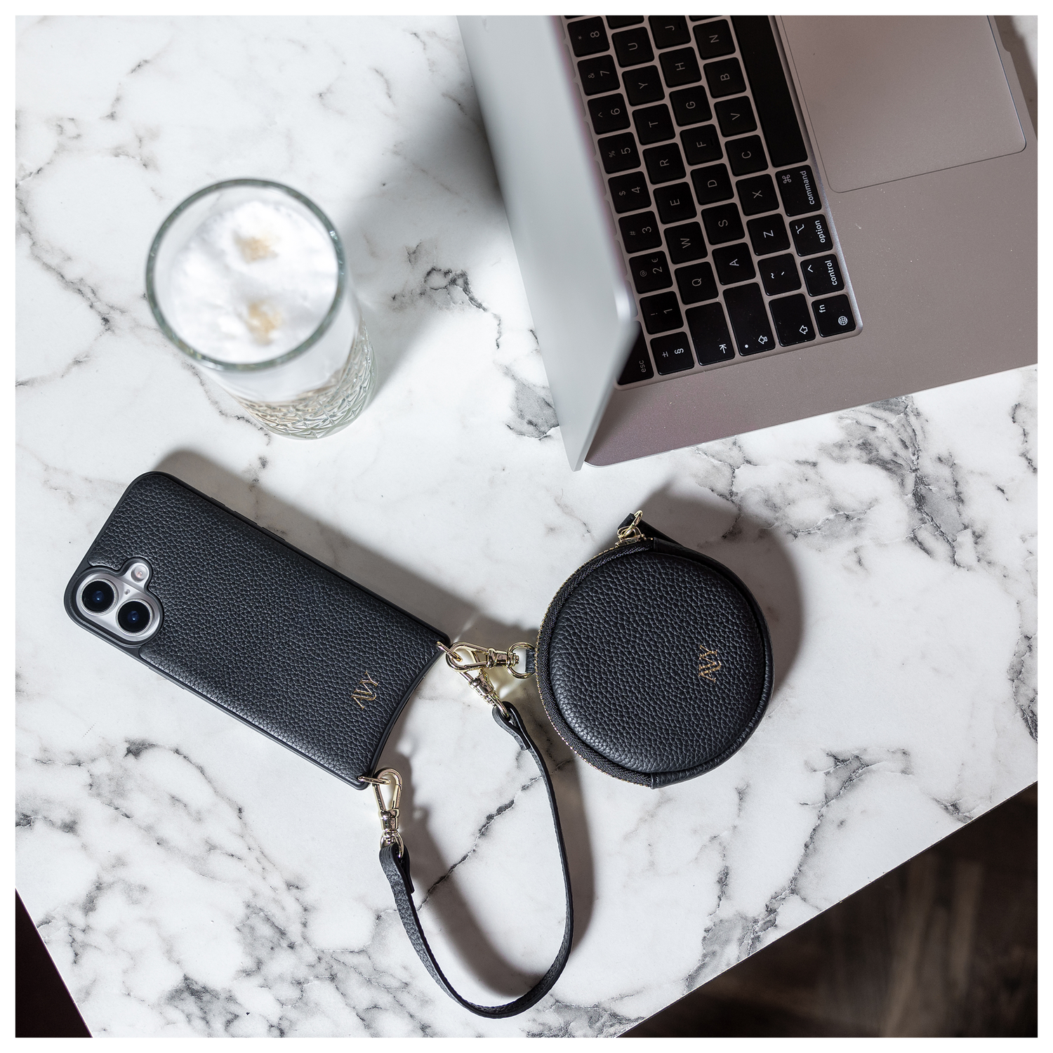 AVY Apple iPhone 16 Hoesje met Koord Haakjes MagSafe Leer Zwart afbeelding 2