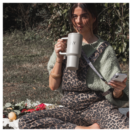 AVY Apple iPhone 16 Pro Hoesje met Koord & MagSafe 130CM Serengeti Zebra afbeelding 2