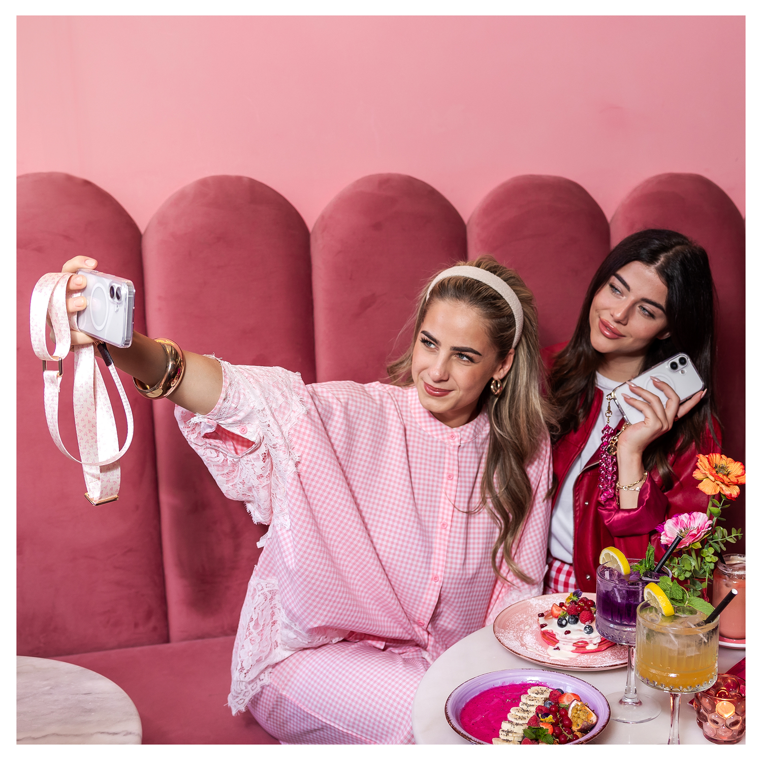 AVY Apple iPhone 16 Pro Hoesje met Koord & MagSafe 130CM Cupid Blush afbeelding 2