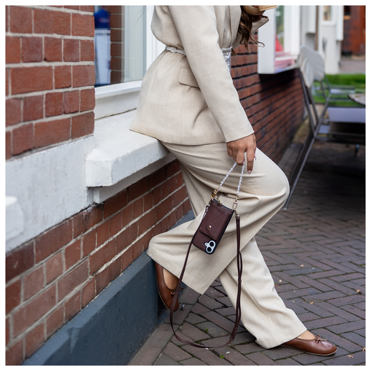 AVY Apple iPhone 17 Pro Bruin Leren Hoesje met Wallet & Koord Leather and Pearls afbeelding 16