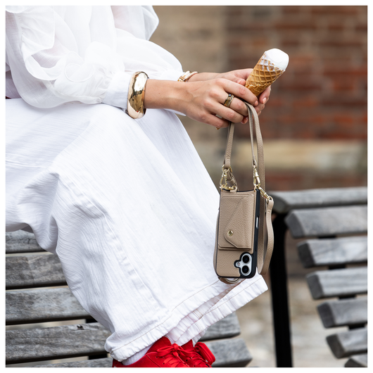 AVY Apple iPhone 15 Beige Leren Hoesje met Wallet & Koord Short Leather afbeelding 2