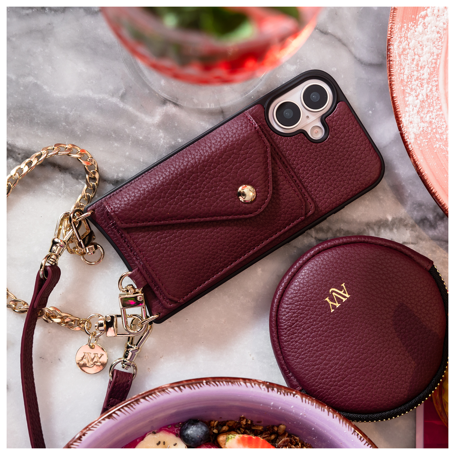 AVY Apple iPhone 15 Pro Rood Leren Hoesje met Wallet & Koord Leather and Gold afbeelding 4