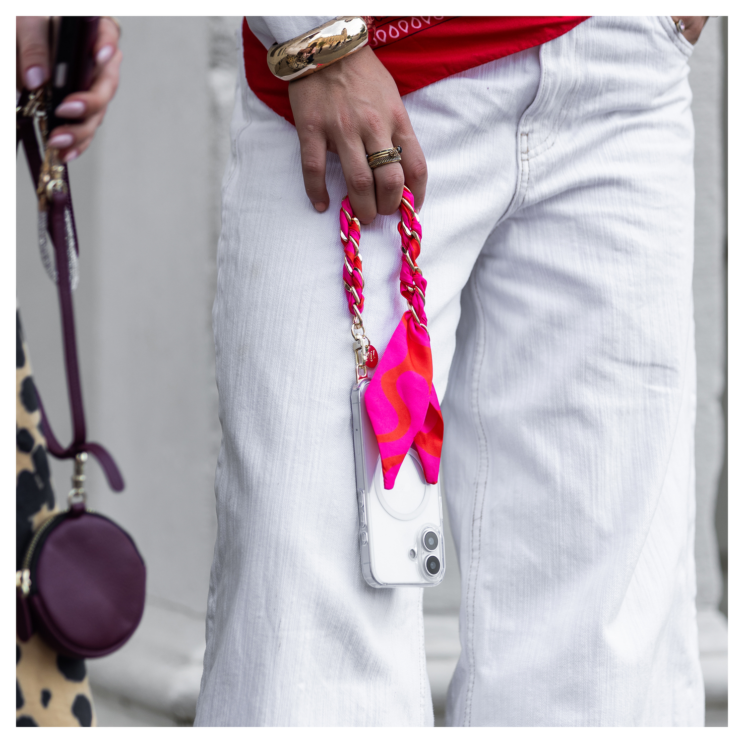 AVY Apple iPhone Air Hoesje Met Koord 32CM Rosé Twist afbeelding 2