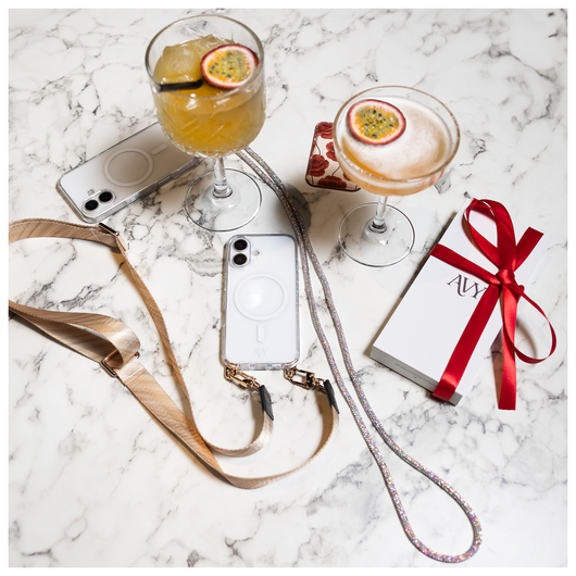 AVY Apple iPhone 16e Hoesje met Koord & MagSafe 120CM Silver Spark Long afbeelding 2