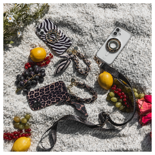 AVY Apple iPhone 14 Pro Max MagSafe Hoesje met Koord 30CM Zebra Hearts afbeelding 2