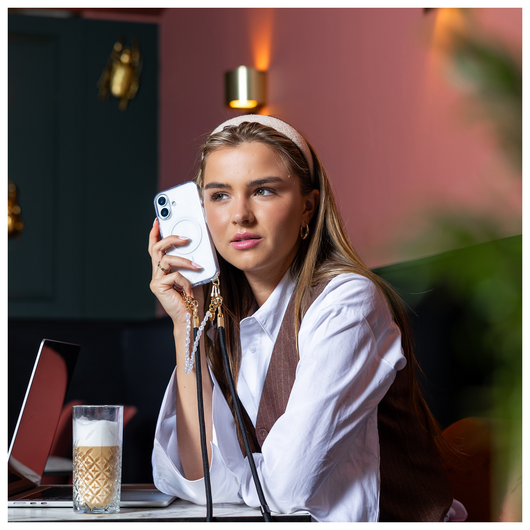 AVY Apple iPhone 13 Pro Hoesje met Koord & MagSafe Set Pearl & Rope Black afbeelding 2