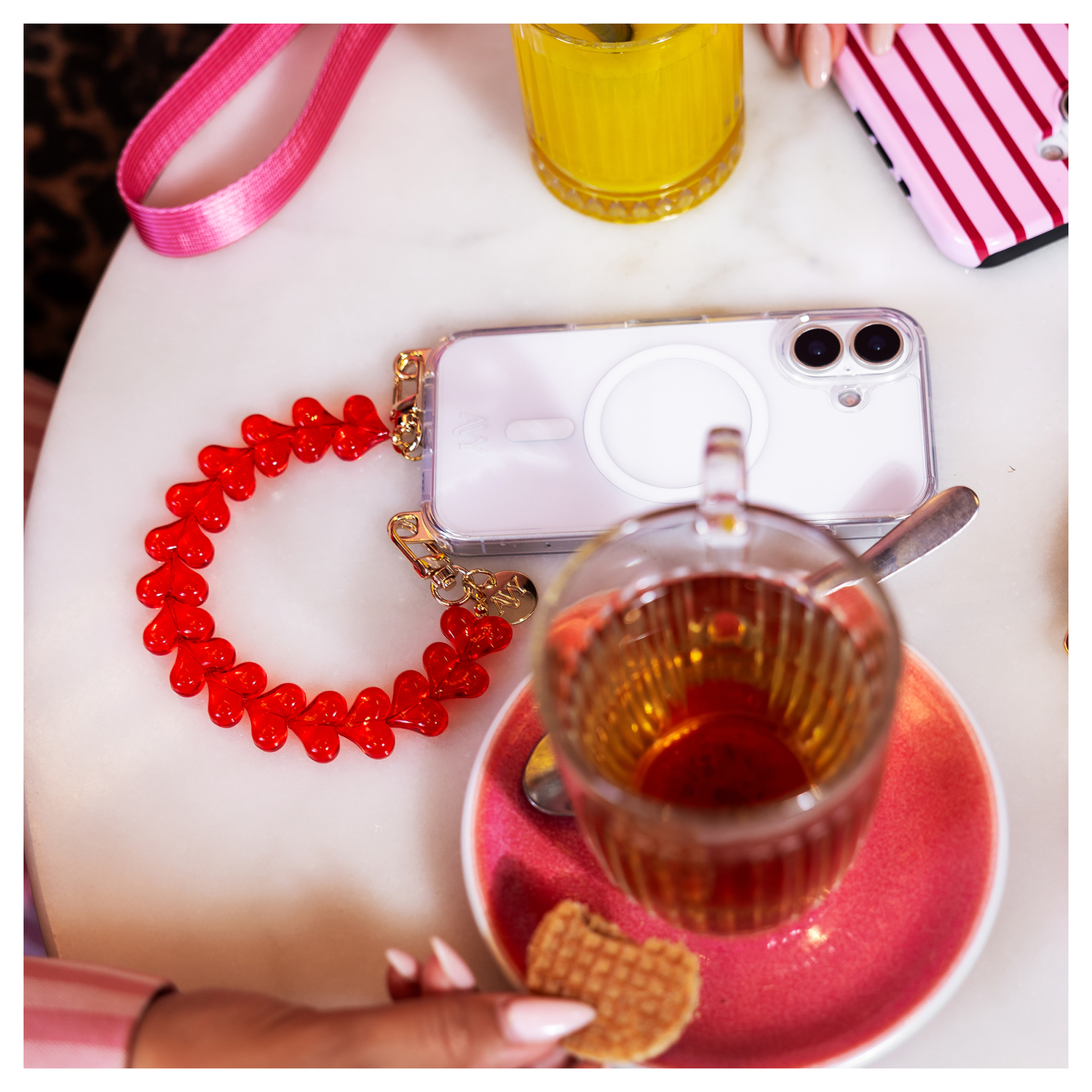 AVY Samsung Galaxy S25 Ultra Hoesje met Koord & MagSafe 30CM Cupid Clear Red afbeelding 2