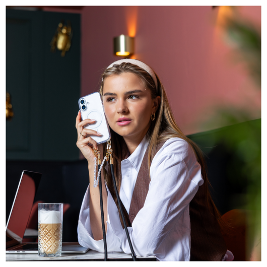 AVY Samsung Galaxy S24 Ultra Hoesje met Koord & MagSafe Set Pearl & Rope Black afbeelding 2