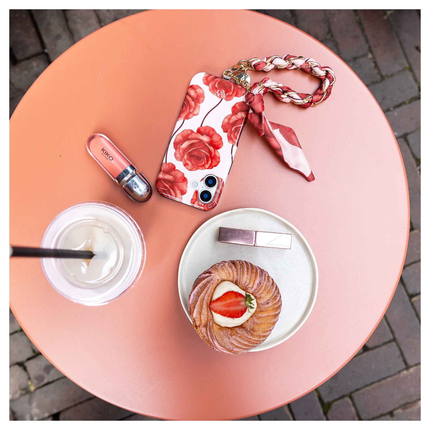 AVY Samsung Galaxy S24 Ultra Hoesje met Koord & MagSafe 32CM Botanique Roses afbeelding 4