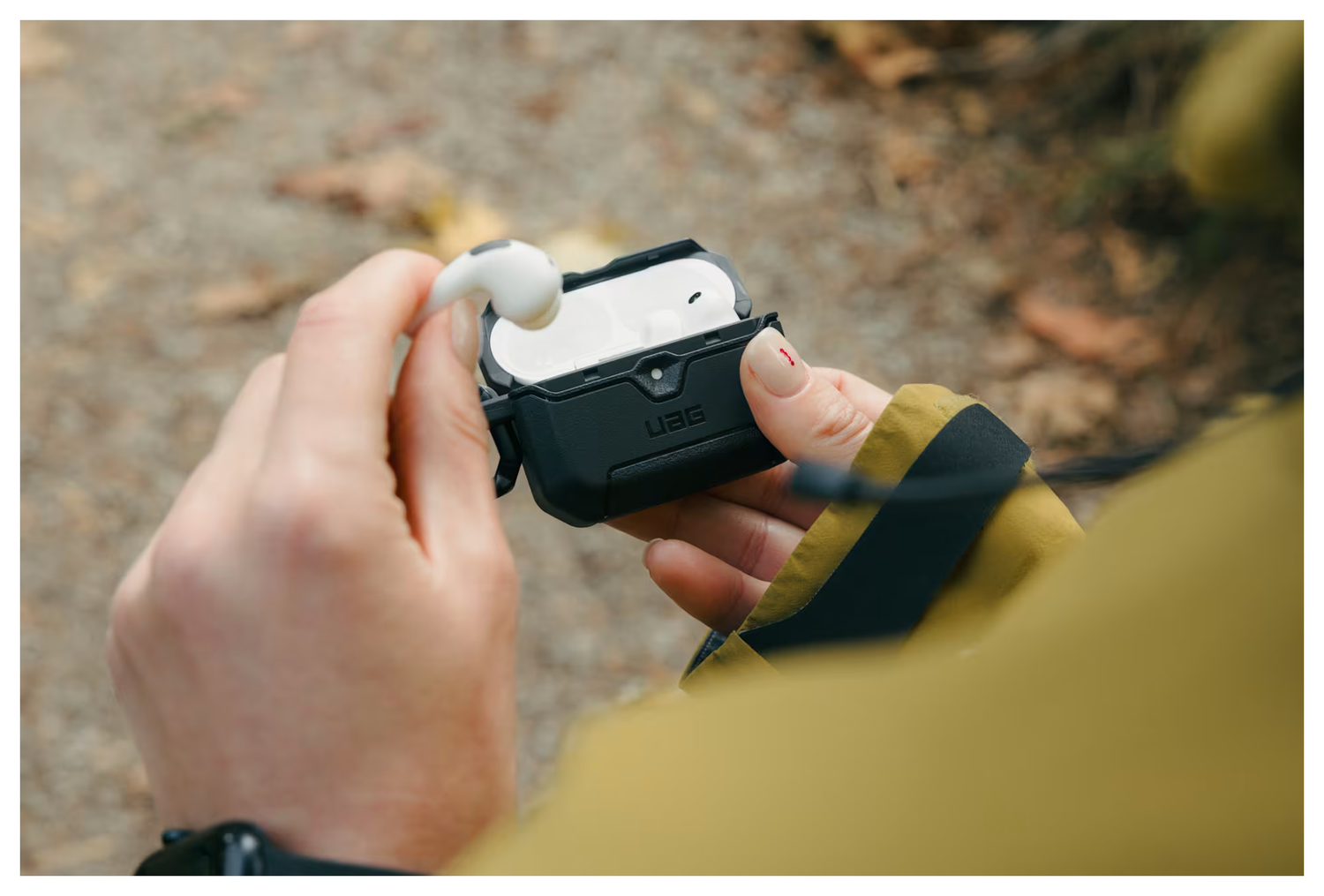 UAG Scout Apple AirPods Pro 3 Hoesje Magnetisch Zwart afbeelding 3