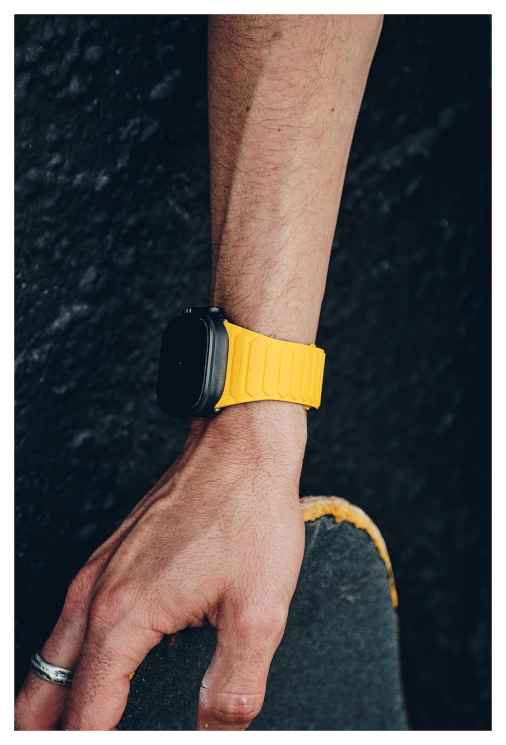 UAG Pathfinder - Apple Watch Band 1-11/SE/Ultra - 49/46/45/44/42MM - Geel/Zwart afbeelding 3