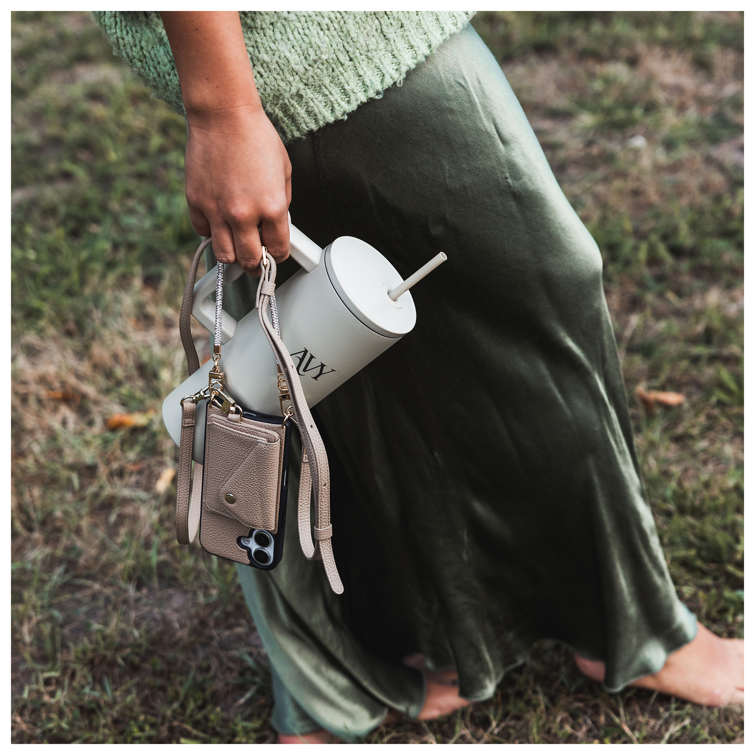 AVY Apple iPhone 15 Pro Max - Styled Kit - Beige - Leather and Silver afbeelding 4