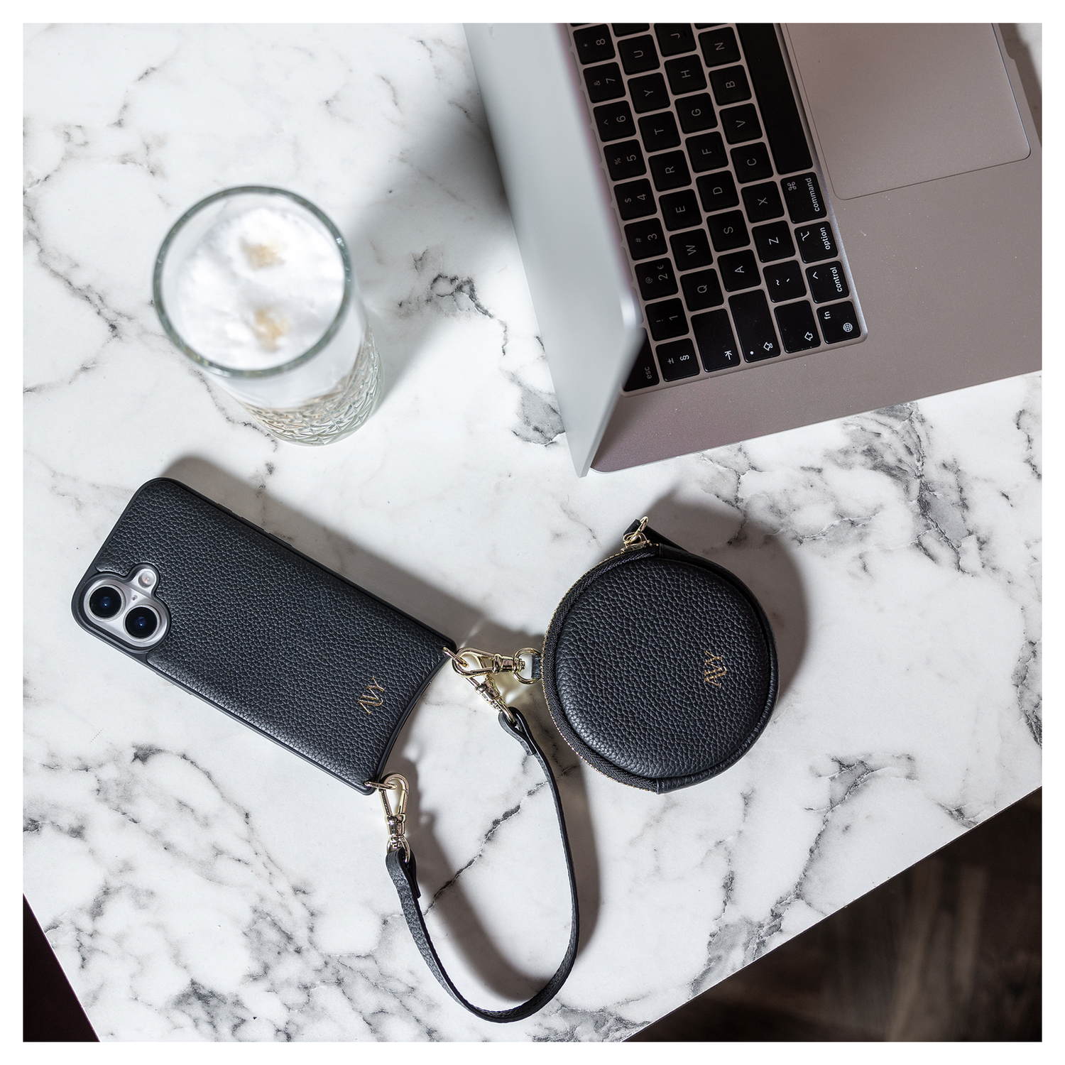 AVY Apple iPhone 17 Pro Max - Luxury Kit - Zwart - Long Leather afbeelding 3