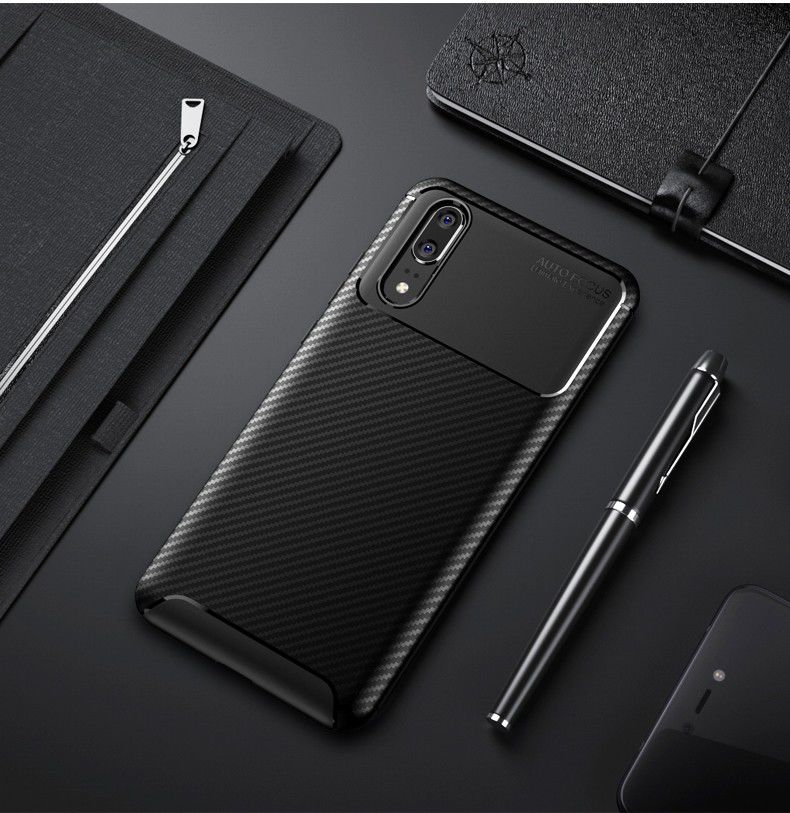 Huawei P20 Siliconen Carbon Hoesje Zwart afbeelding 4