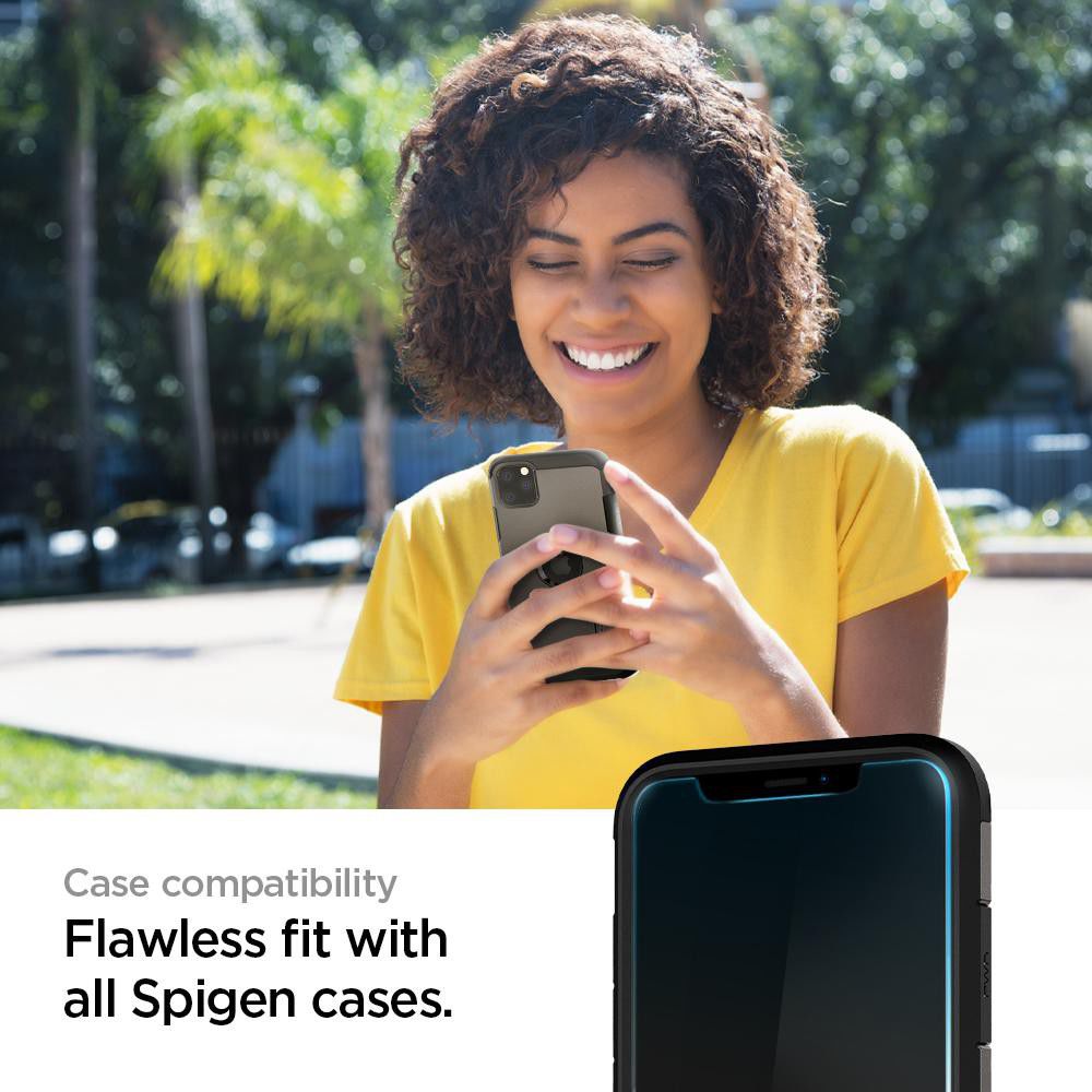 Spigen GLAS.tR Slim Apple iPhone 11 / XR Tempered Glass (2 Pack) afbeelding 3