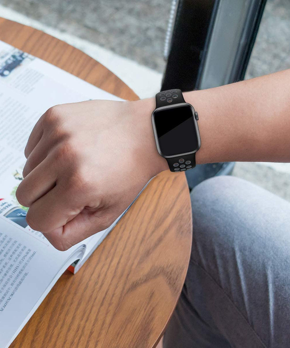 Apple Watch 45MM / 44MM / 42MM Bandje Siliconen met Ventilatie Grijs afbeelding 4