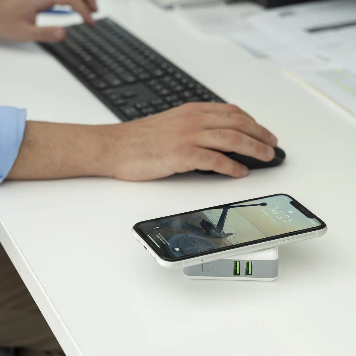4smarts Powerbank 5.200 mAh met Draadloze Oplader en Reislader Set Wit afbeelding 6