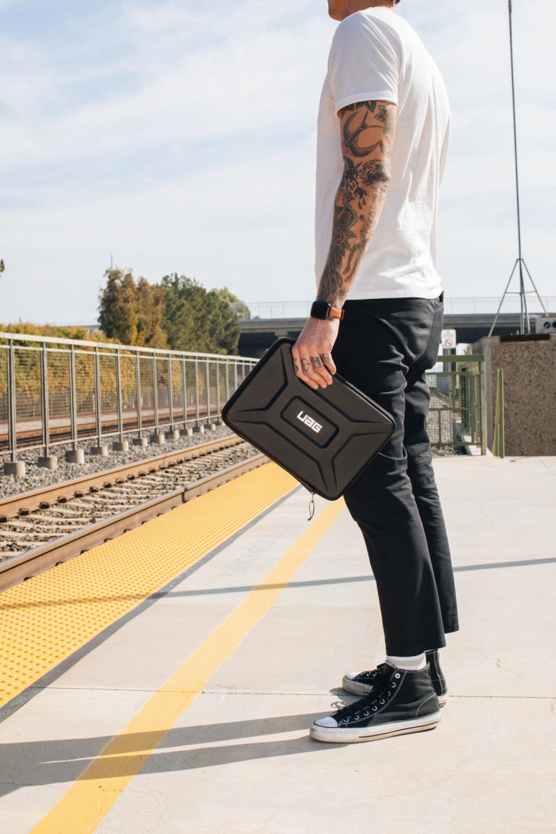 Urban Armor Gear Small Sleeve Voor 11 Inch Laptops/Tablets Magma afbeelding 6
