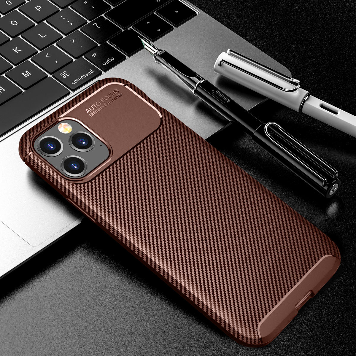 Apple iPhone 12 Pro Max Hoesje Siliconen Carbon Back Cover Bruin afbeelding 3